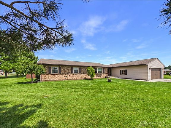 2nd image of 4633 Burkholder Rd