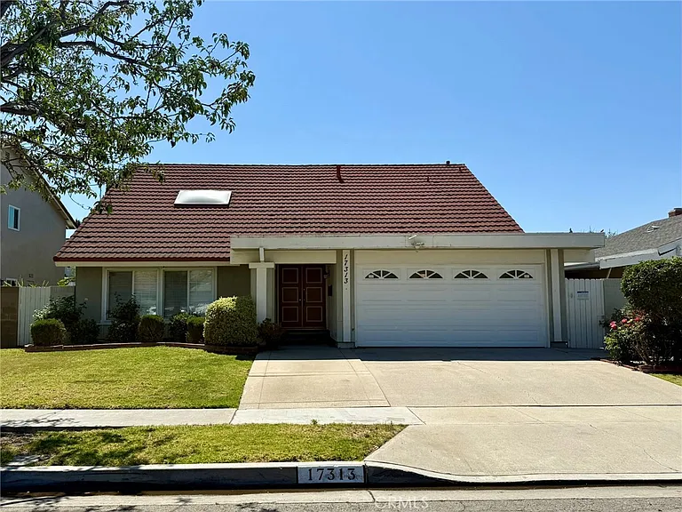 17313 Vickie Ave — Photo 1