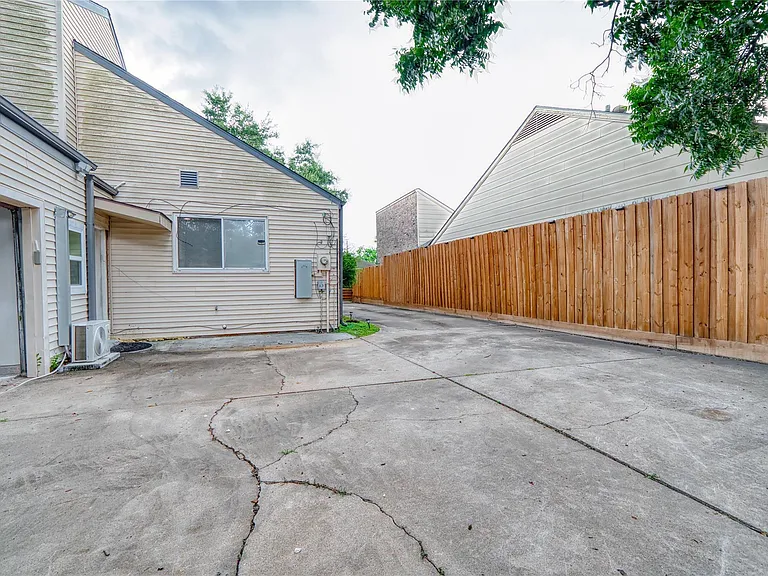 7606 Portal Dr — Photo 37