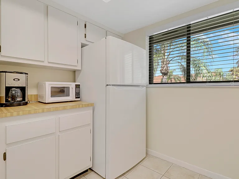 1600 NE Dixie Hwy #10-203 — Photo 8