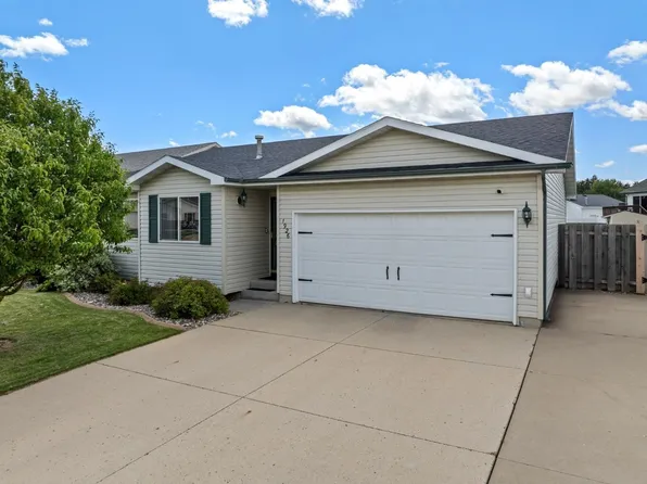 1926 24th St SW, Minot, ND 58701