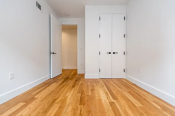 Rented by Nooklyn NYC LLC | media 74