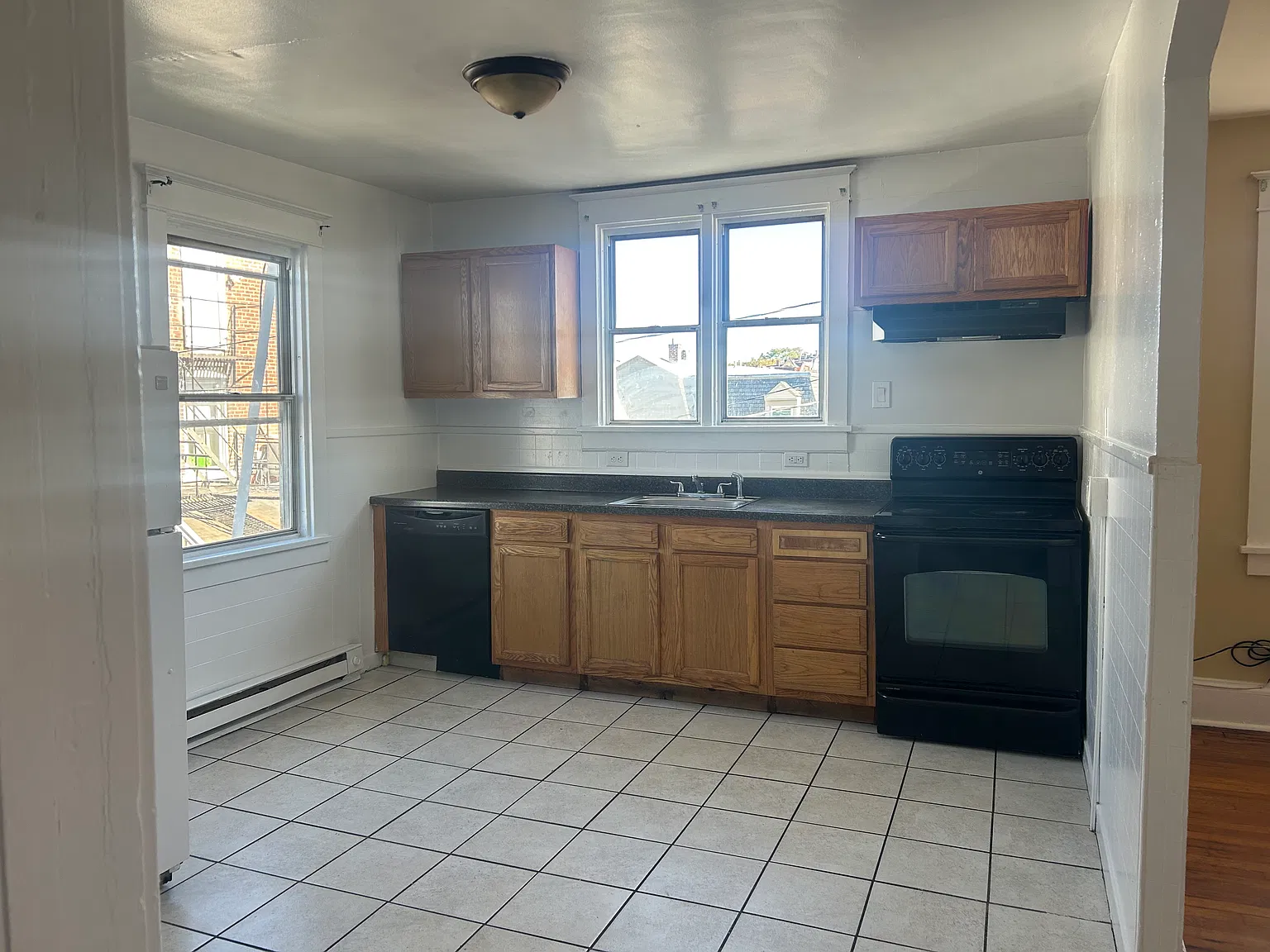 2 bed, 900 sqft, $1,600 — Photo 1