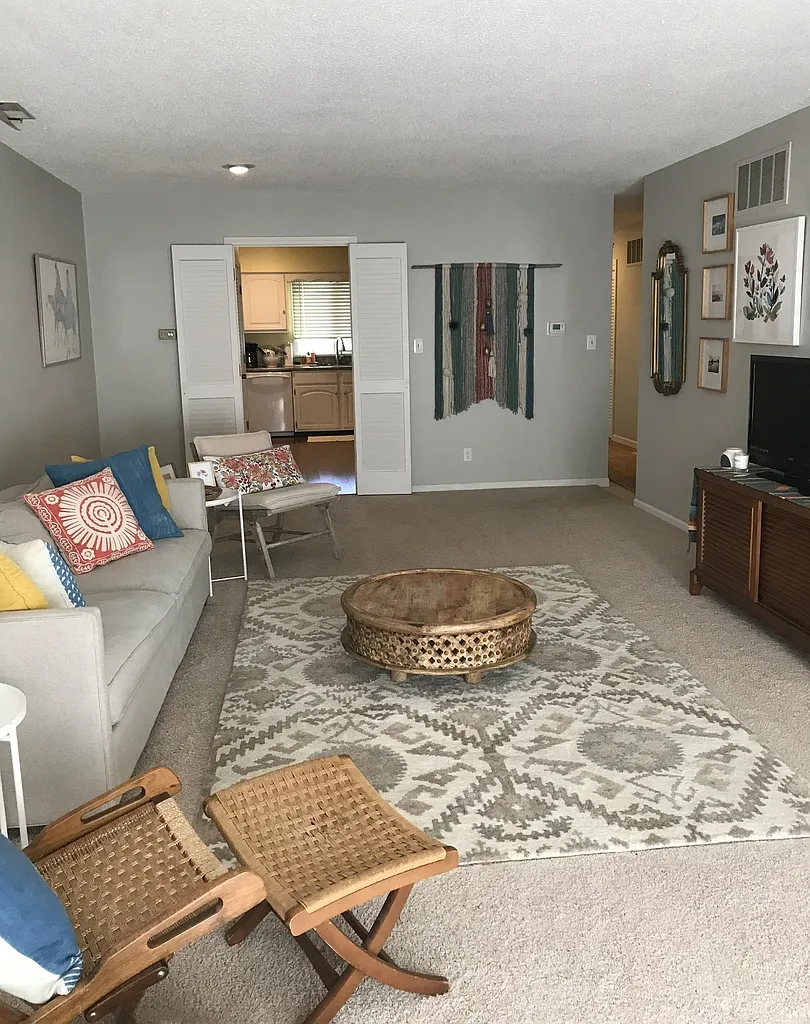2 Car Garage! Community Pool! Fantastic Patio And Sun Room! — Photo 3