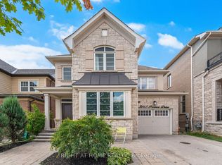 3168 Preserve Dr, Oakville, ON L6M 0V9