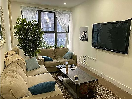 1st image of 154 W 27th St #33
