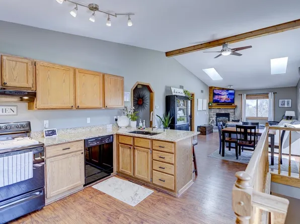 665 Galena Ct, Sun Prairie, WI 53590
