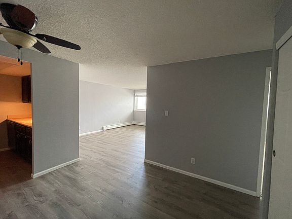 Entry/Dining