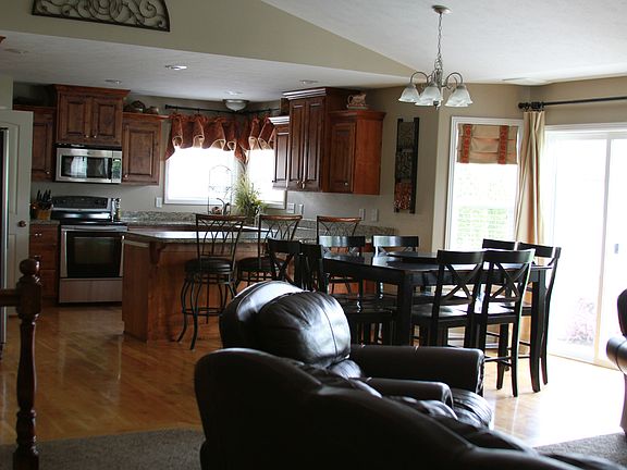 2nd image of 3016 Shawna Ct