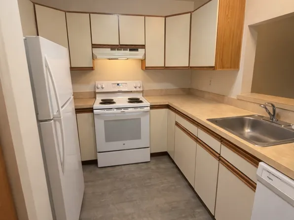 31 Railroad St #5, Canaan, CT 06018