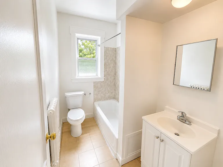 23 Harvard St #12 — Photo 8