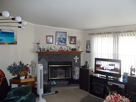 4th image of 23218 Fountain Dr
