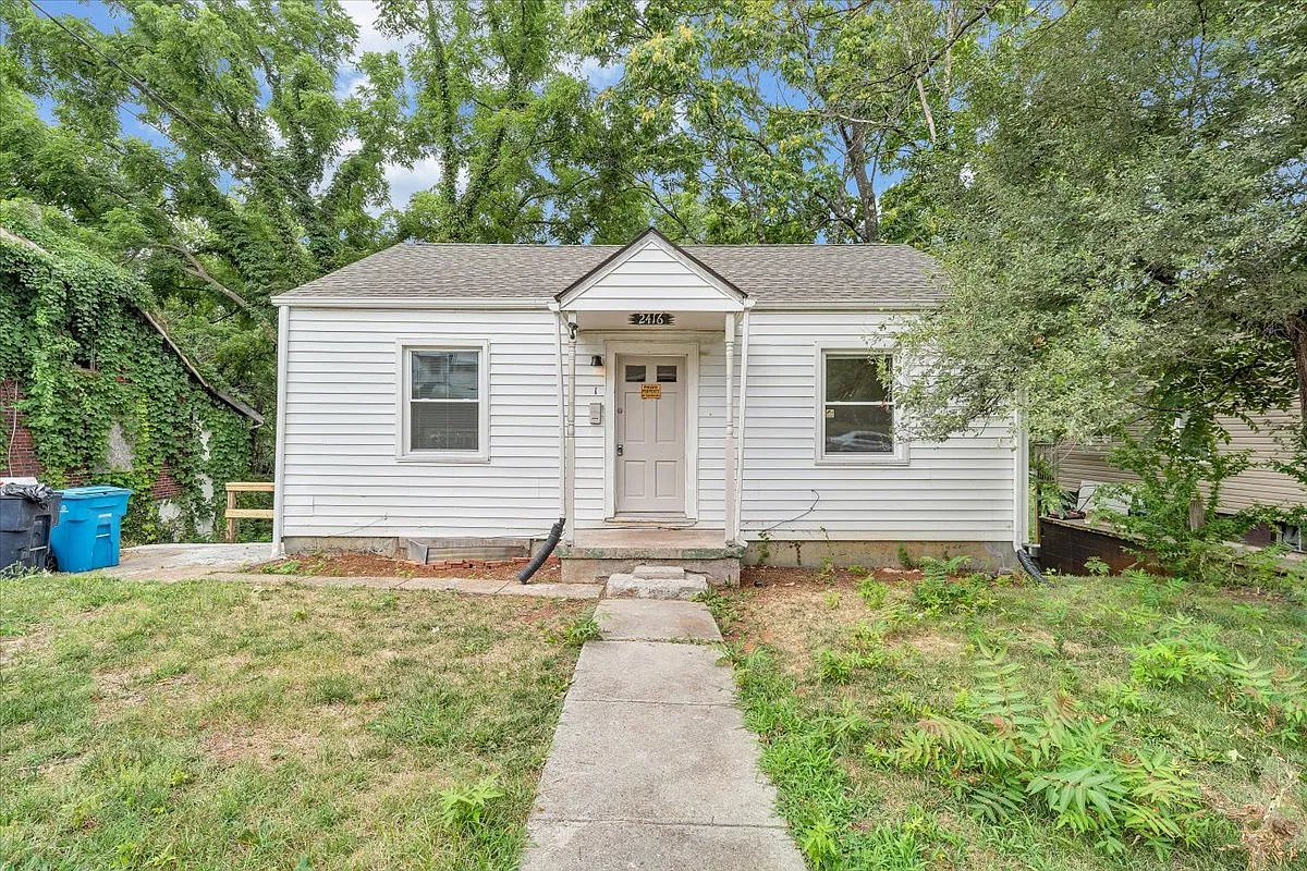 2416 Clifton St NW — Photo 3