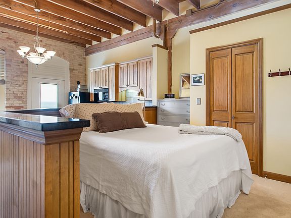 2nd image of 110 N Harbor Dr Unit 303