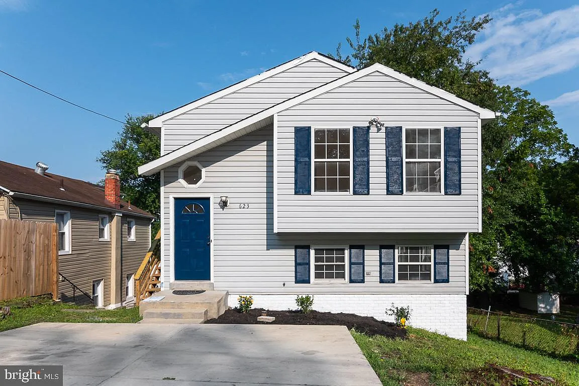 623 Opus Ave photo 1
