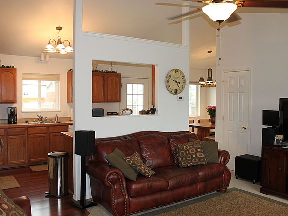 Spacious, Ceiling Fan, Vaulted Ceiling