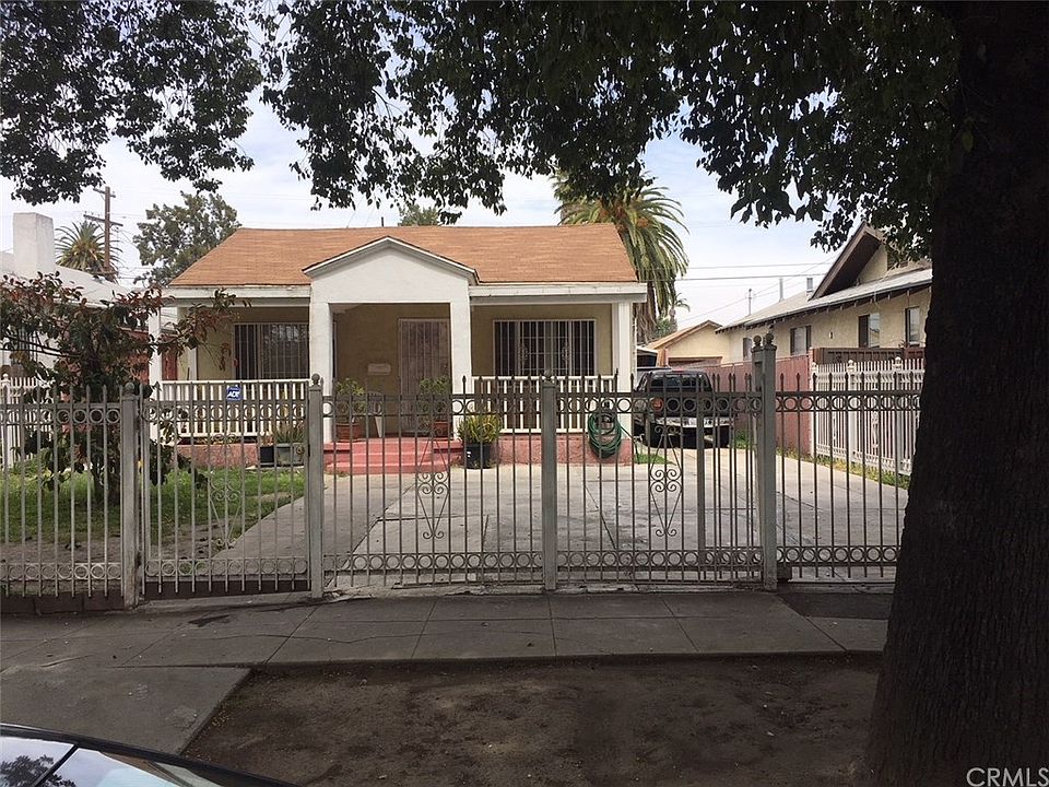 1st image of 1131 W 70th St