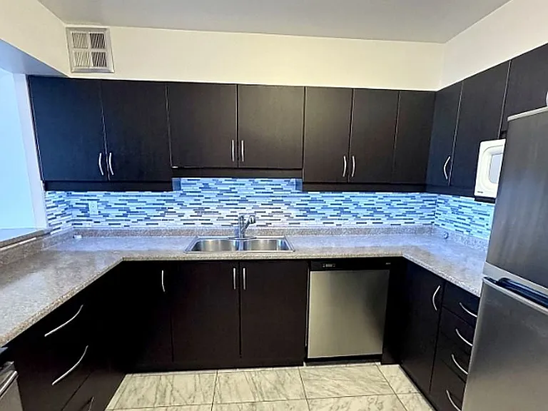 75 Bamburgh Cir #222 — Photo 2