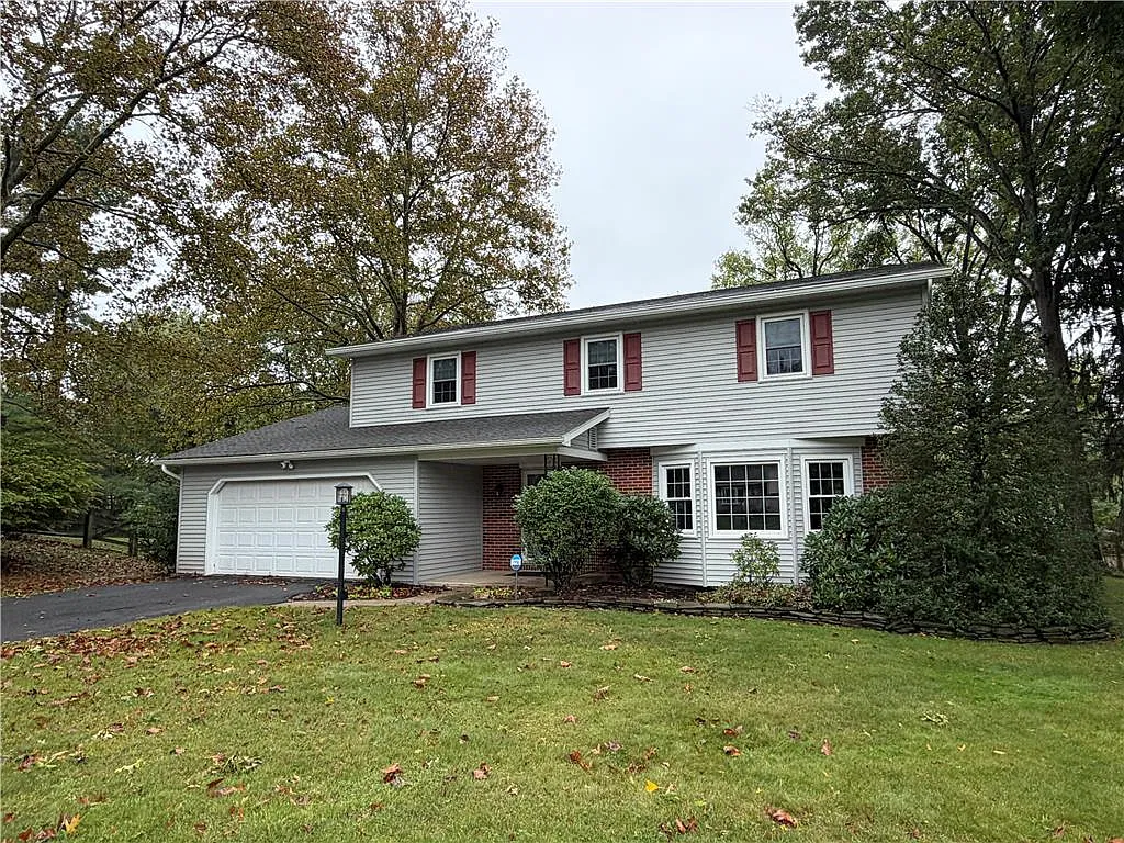 3 bed, 2.5 bath, 2736 sqft, $3,600 — Photo 3