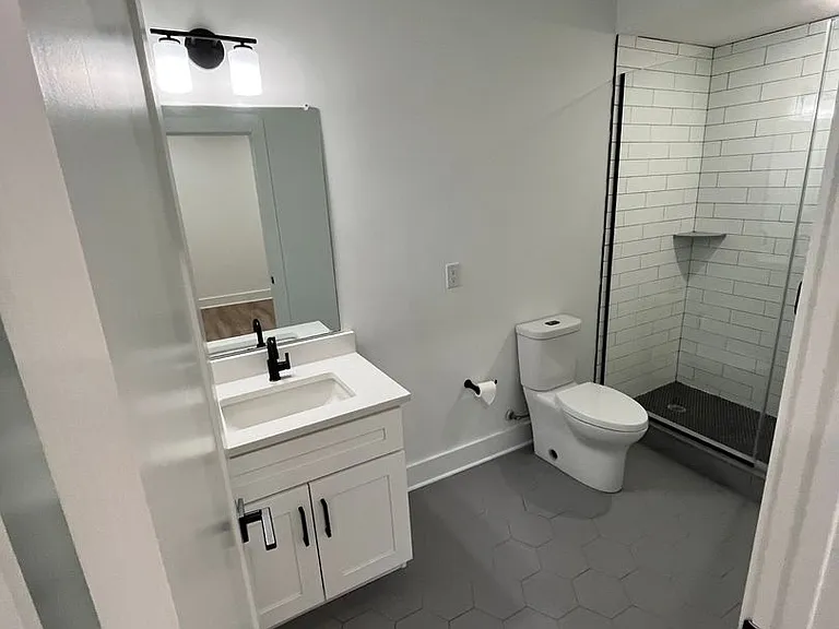 85 E Sharpnack St — Photo 34