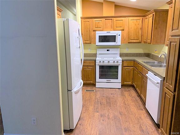 3rd image of 475 Thrush Dr APT 8