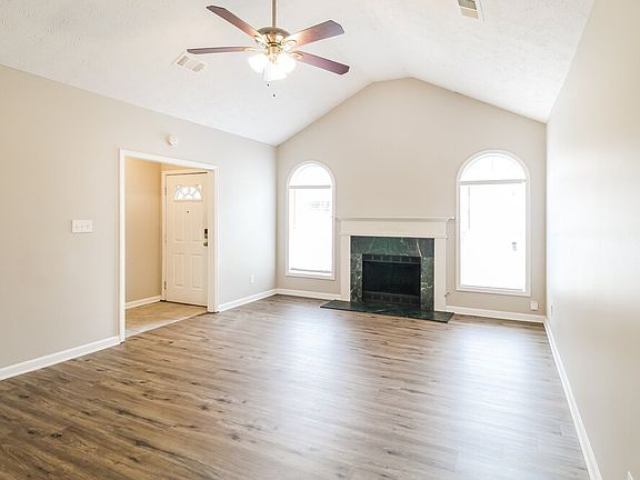 3rd image of 779 Pepperwood Trl