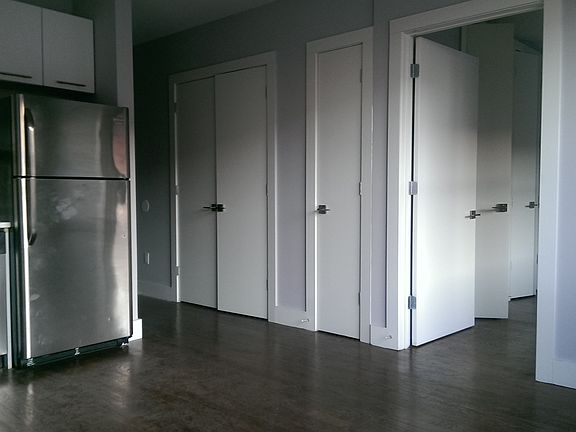4th image of 166 Throop Ave #115B