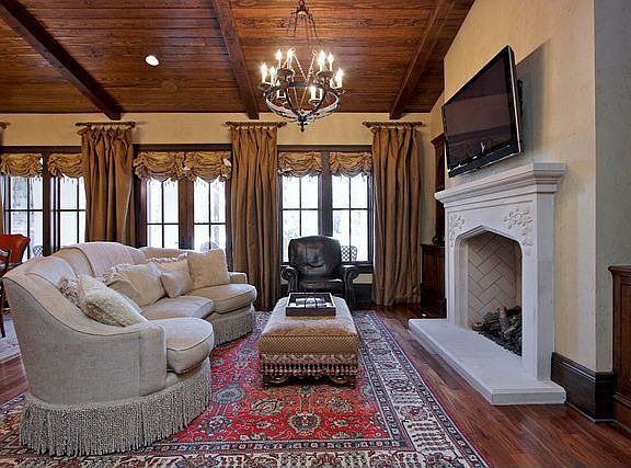 FAMILY ROOM WITH FIREPLACE