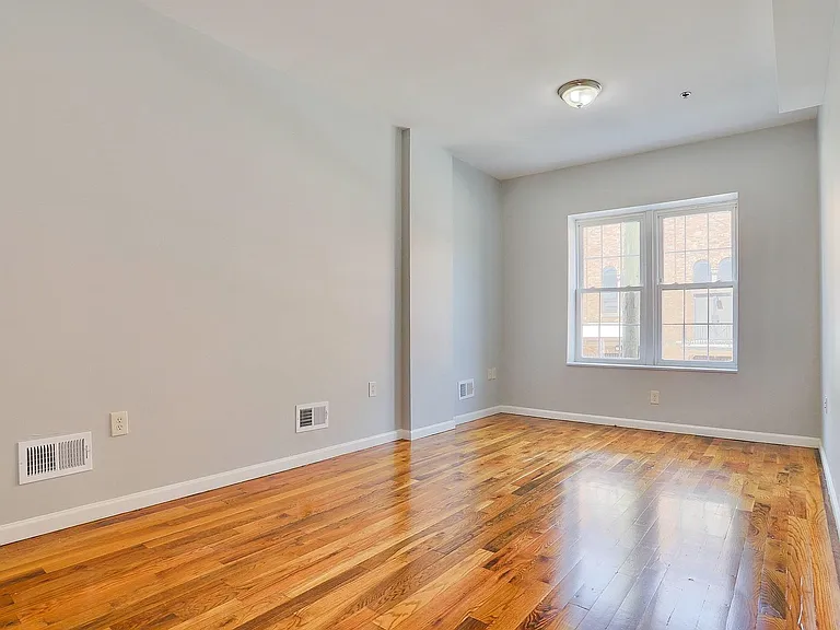 236 Van Horne St #1B — Photo 13