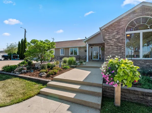 1346 East Hawthorne DRIVE, Fredonia, WI 53021