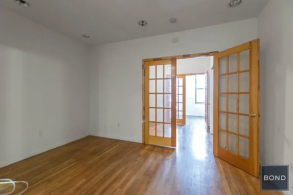 Rented by Bond New York | media 33