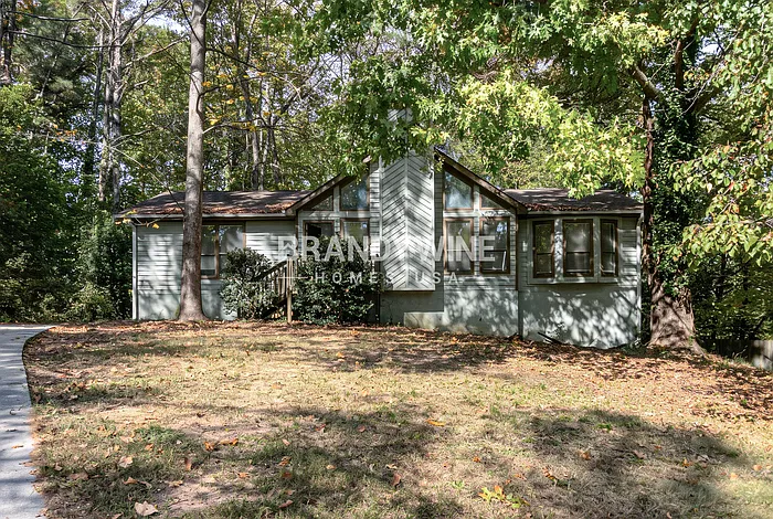 3 bed, 2.0 bath, 1605 sqft, $2,040 — Photo 3