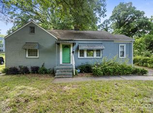2036 Revolution Park Dr, Charlotte, NC 28208
