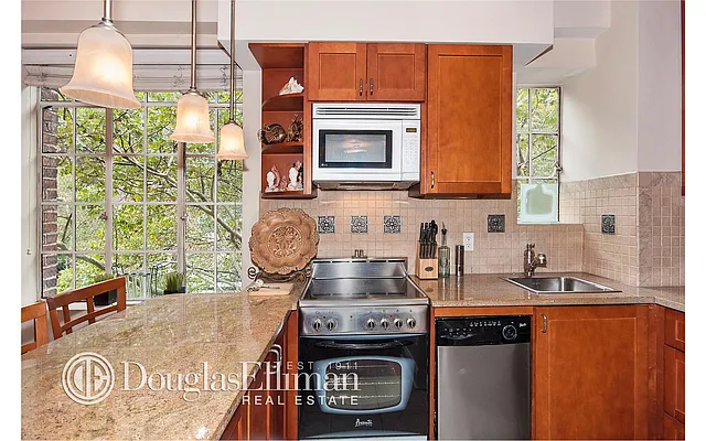 Sold by Douglas Elliman | media 14