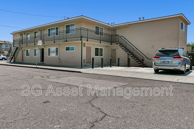 1st image of 1529 23rd St #C