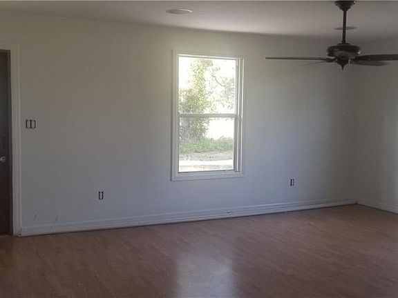 2nd image of 1609 Plumosa Ave