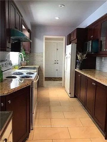26 Glendower Cir #UPPER FLOOR — Photo 5