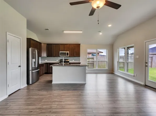 8216 Tourmaline Way, Texas City, TX 77591
