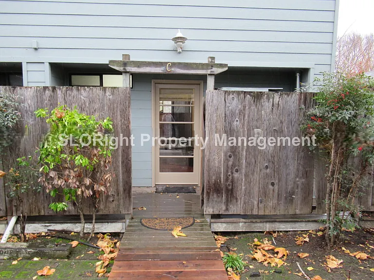 469 Sandercock St #C — Photo 1