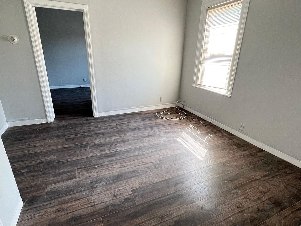 2nd image of 39 Austin St Floor 1
