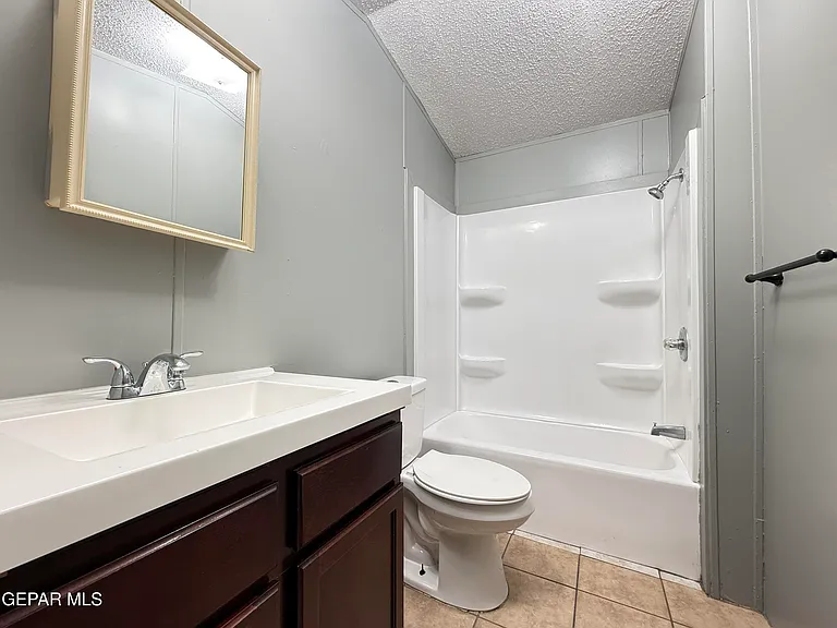 5941 Sixta Dr — Photo 36