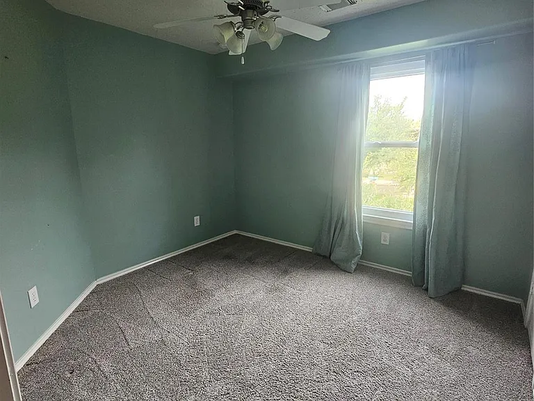 3219 Victorian Manor Ln — Photo 10