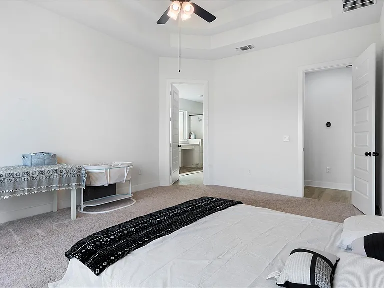 424 Hollister Dr — Photo 11