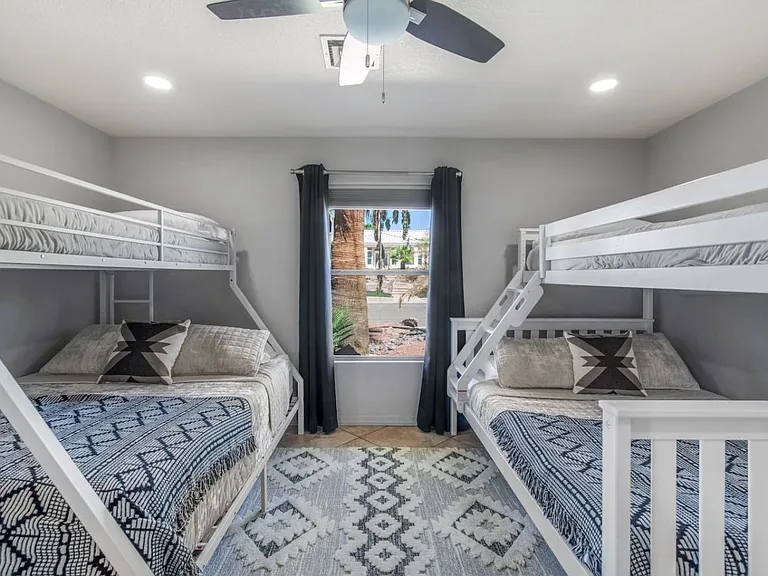 1800 Burgundy Dr — Photo 31