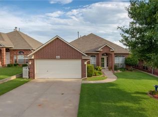 1804 NE 11th Cir, Moore, OK 73160
