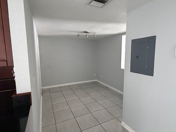 4th image of 5671 Charleston St #60