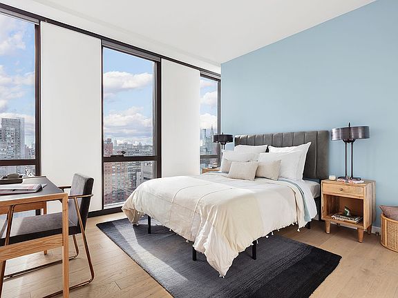 3rd image of 626 1st Ave APT W39j