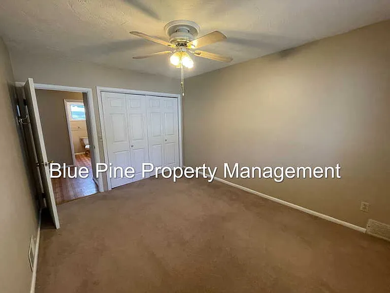 907 J St — Photo 5