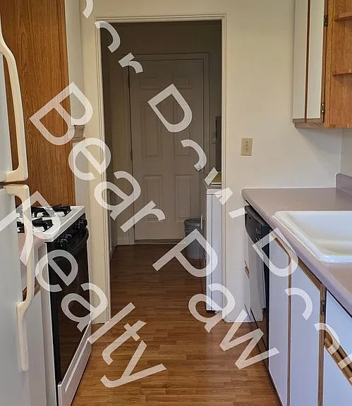 1535 Hot Springs Ave — Photo 6