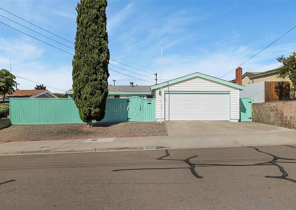 1st image of 2442 Palace Dr